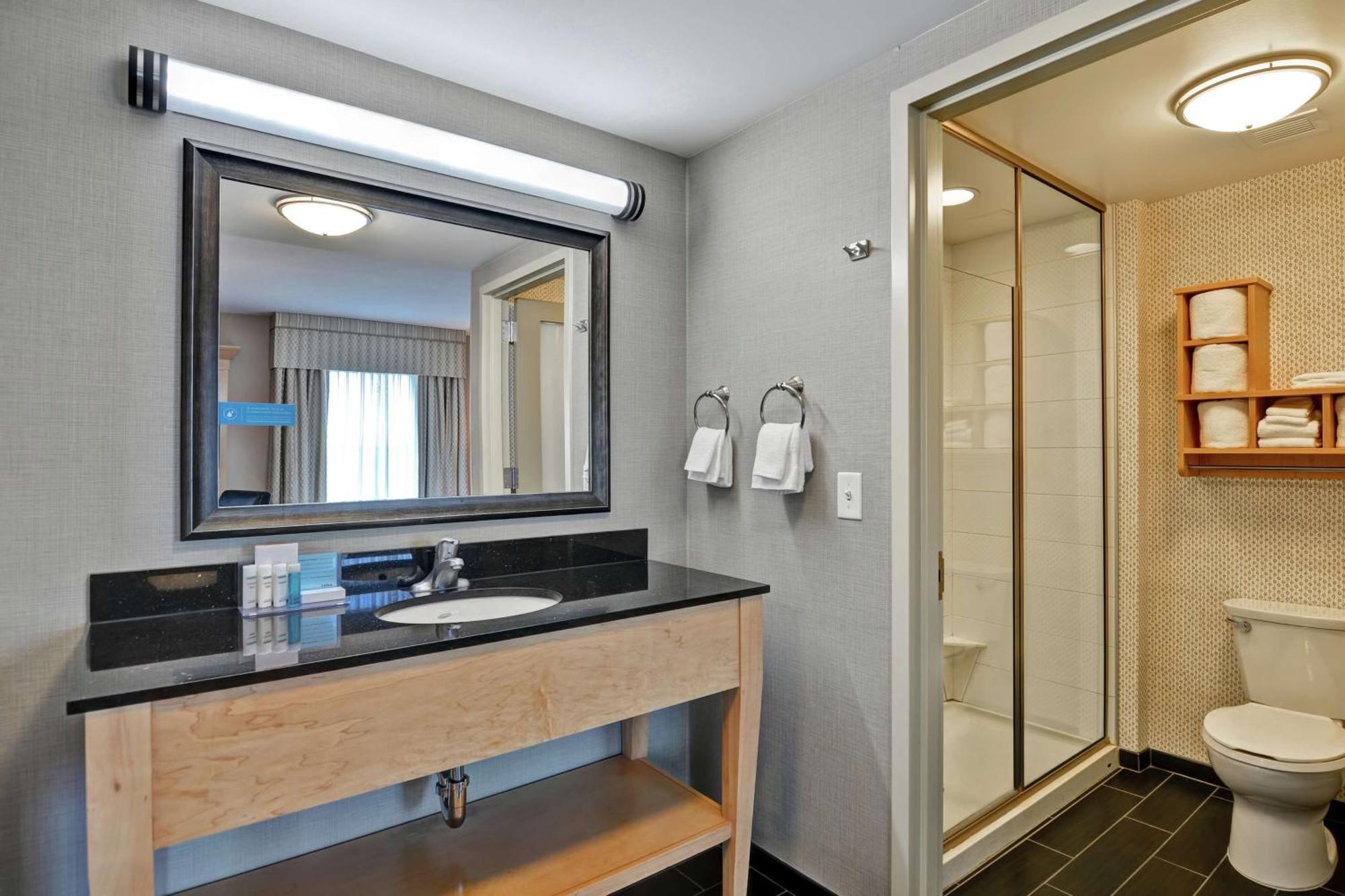 Hampton Inn & Suites Crabtree Raleigh Exterior foto